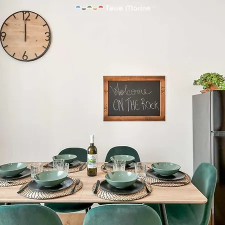 Apartment On The Rock, Terremarine