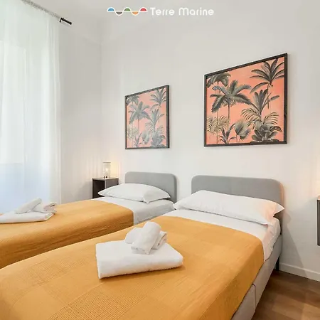 On The Rock, Terremarine Apartmán *