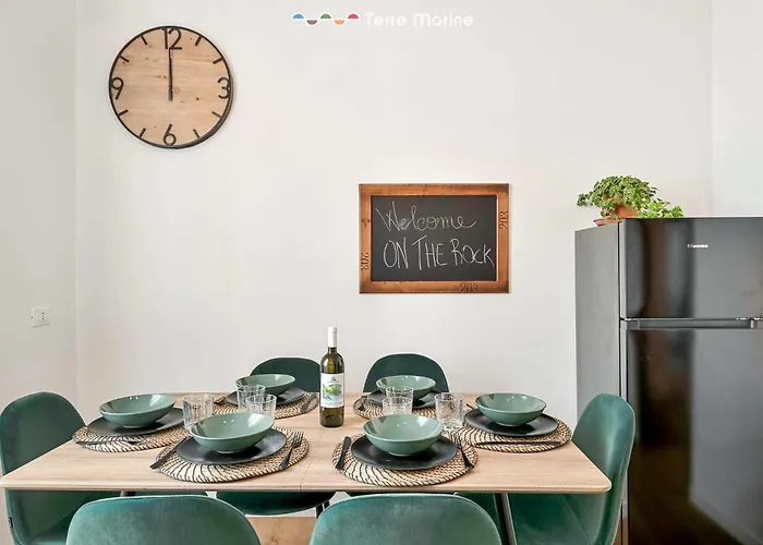 Apartment On The Rock, Terremarine